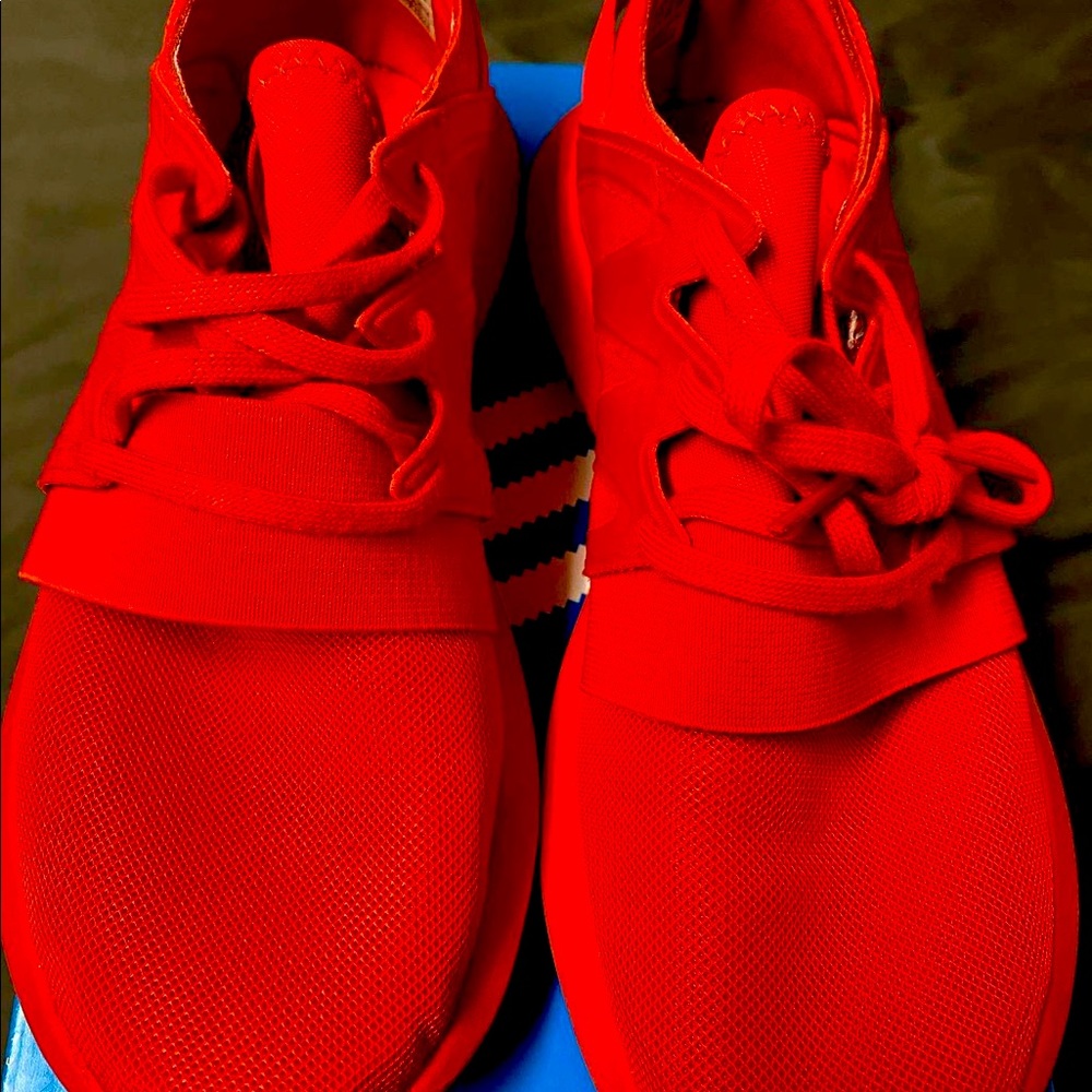 Adidas Original Tubular Viral Red — Size 6 Women’s